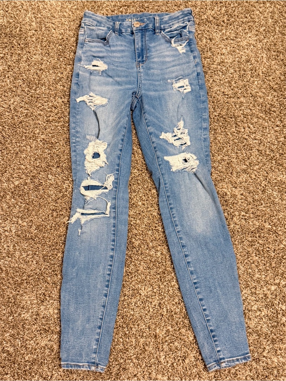 American Eagle Light Wash Distressed Skinny Jeans
